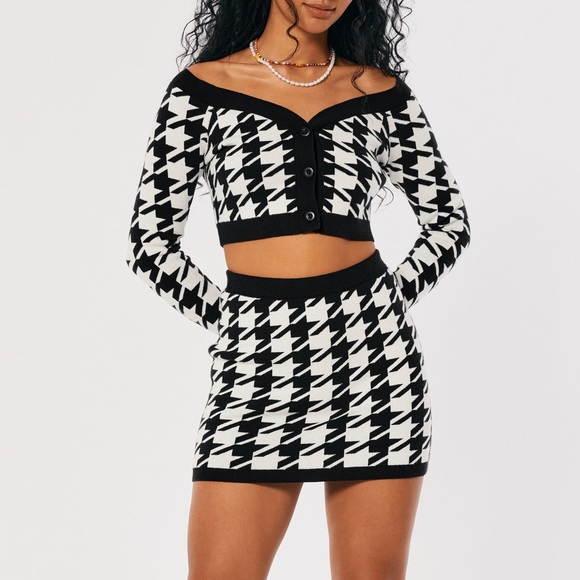 Social Tourist Knit Set - Picture 3 of 9